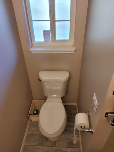 Anacortes, WA - We love minor remodels! Out with the old and in with the new toilet and vanity with all new plumbing hook ups.  Have a small project? Call the best local plumber near you at LaVergne Plumbing and Heating. 