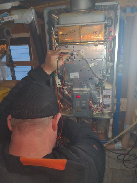 Bellingham, WA - Working on Tankless/on demand water heater not working/replace