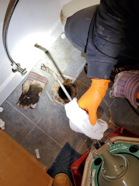 Bellingham, WA - Working on a sewer main line clogged