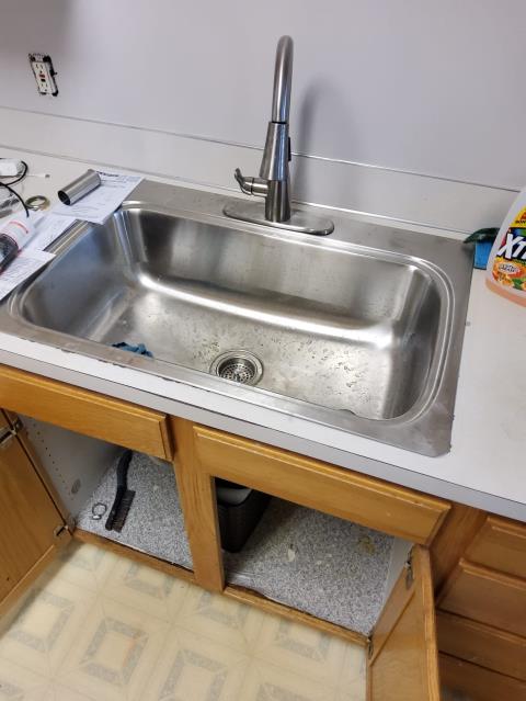 Bellingham, WA - New kitchen sink and faucet hook up and installation