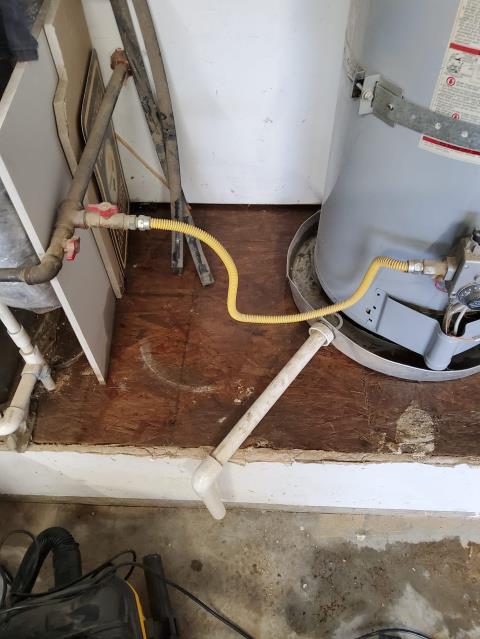 Ferndale, WA - Hot water tank eaking replacements