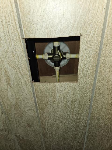 Maple Falls, WA - Broken tub handle with running water emergency call.  Valve and handle replacment