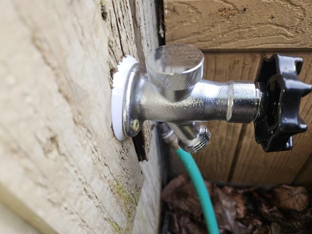 Bellingham, WA - Burst outdoor faucet leak repair with propress coming to the rescue!