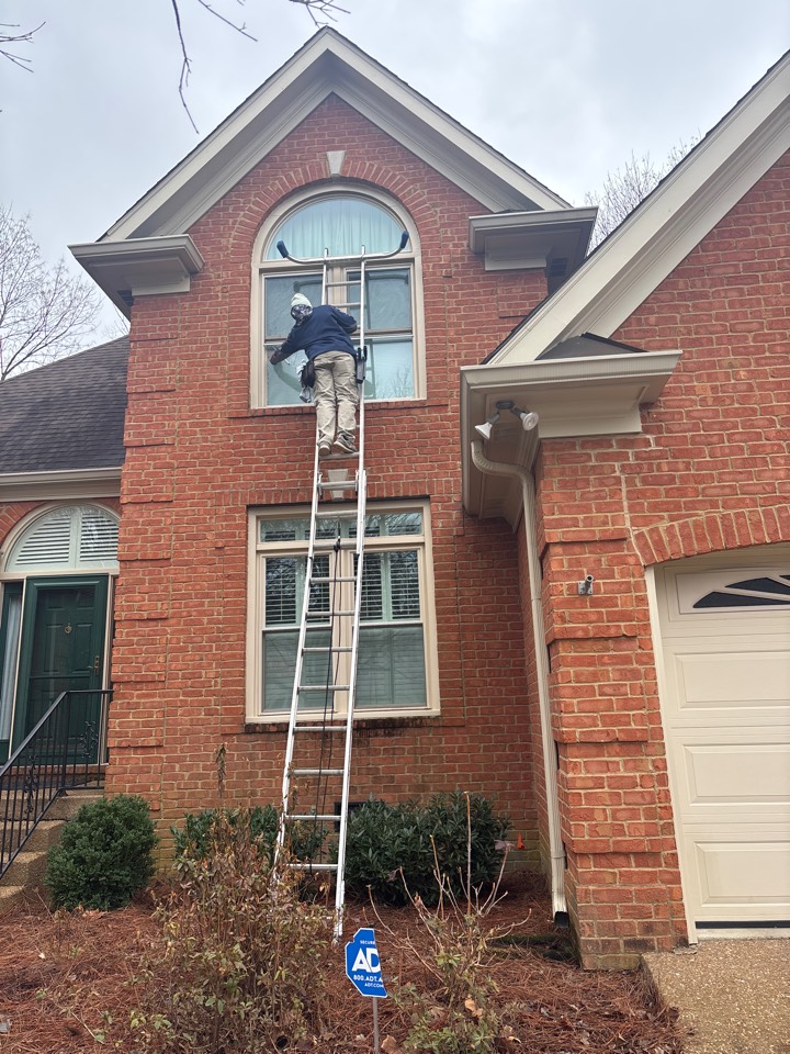 Nashville, TN - It’s a little chilly today but that won’t stop us! Window Hero was hired to clean the gutters and exterior windows of this home in Nashville, TN. We used ladders, leaf blowers and window cleaning equipment to fully service this home. Our customer was elated to finally see clearly through her living room windows again!