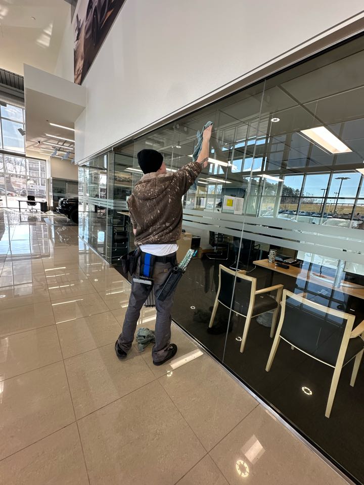Nashville, TN - We&#39;re cleaning some windows at the Mercedes Benz Dealership in Nashville today. It&#39;s a great day for shining glass!