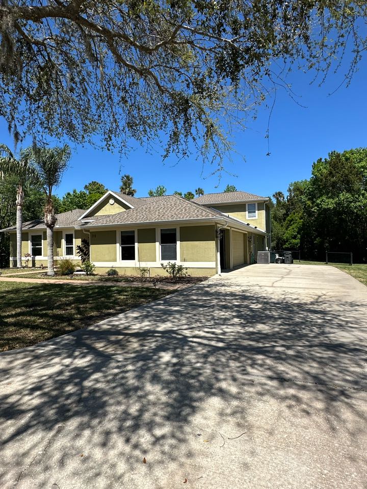 Ormond Beach, FL - Cleaned the Screen Enclosure, Pool Deck, House, Driveway, Walkways, Inside &amp; Outside Windows&#129532;