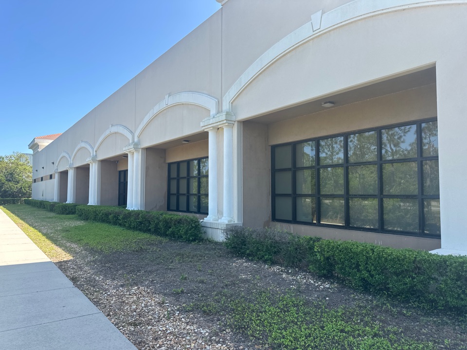 Ormond Beach, FL - Cleaned this office building✨