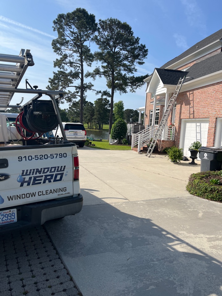 Wilmington, NC - Lakefront gutter and window clean! 