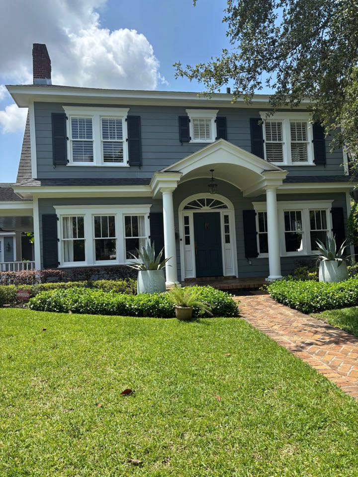 Orlando, FL - House wash and outside window cleaning
