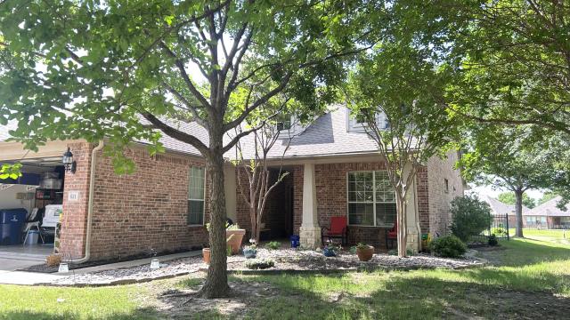 Frisco, TX - Another crystal clear view in Frisco, TX. Our professional window cleaning service brings the sparkle back because dirty windows are pane-ful to look at! 