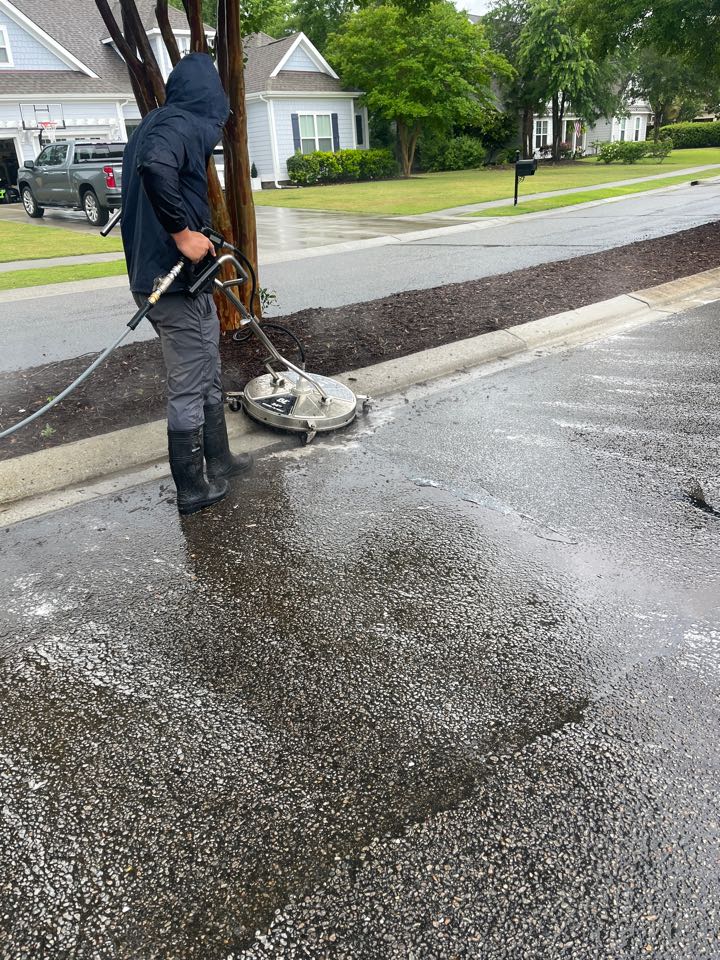 Wilmington, NC - Helping the Anchors Bend community maintain their common area and clubhouse for the second year in a row! 