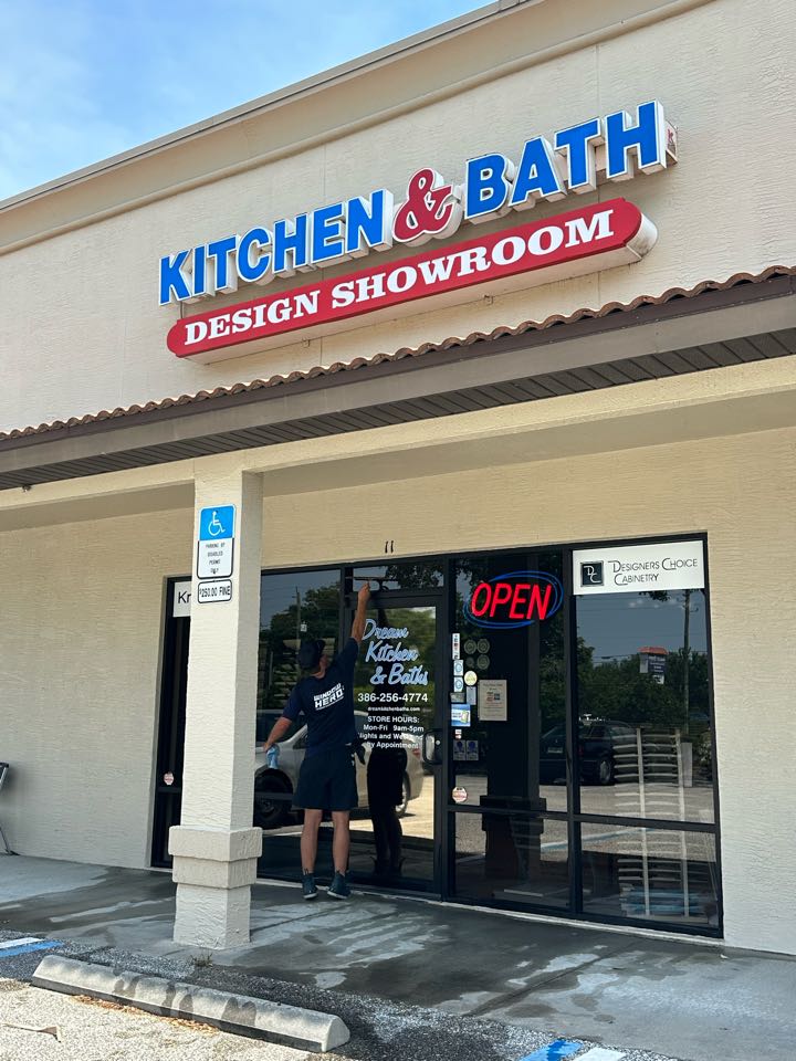 Ormond Beach, FL - Cleaned the outside windows✨