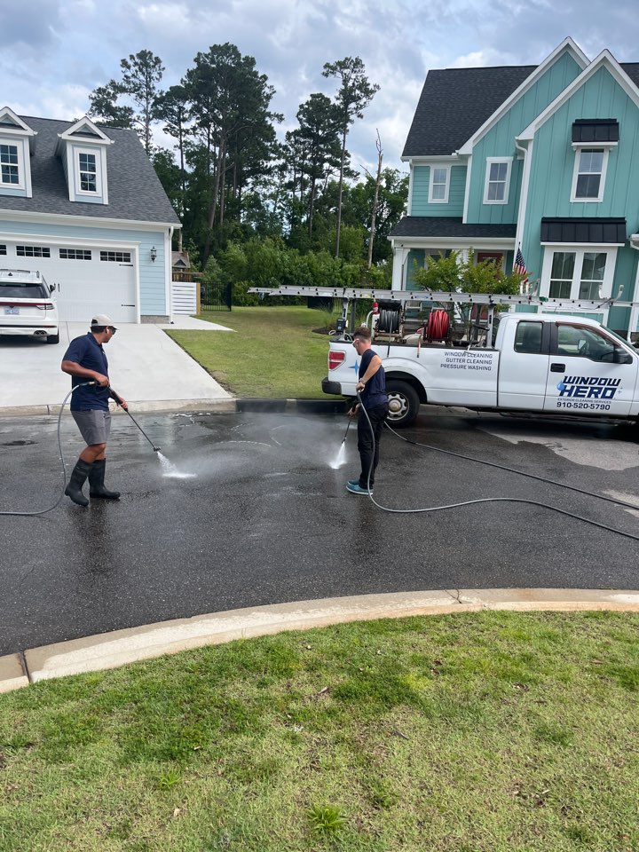 Wilmington, NC - Crews working together to finish out the week strong! 