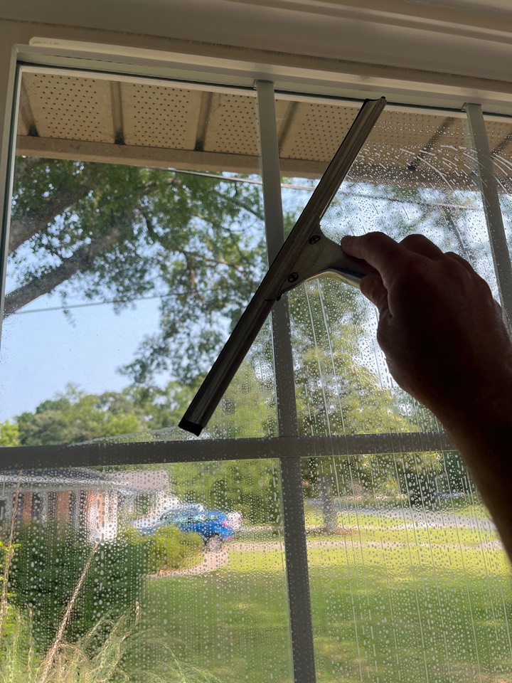 Wilmington, NC - Inside and outside window clean to start the week! 