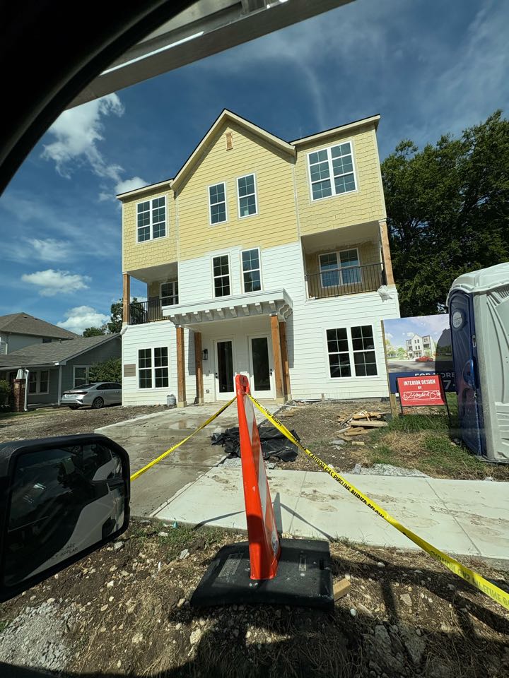 Fort Worth, TX - Just finished a professional post-construction window cleaning for a duplex in Westcliff—streak-free interior and exterior glass for a spotless, move-in ready finish.