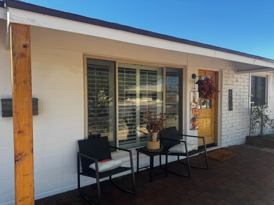 Scottsdale, AZ - Old town Scottsdale window cleaning and exterior house wash! 