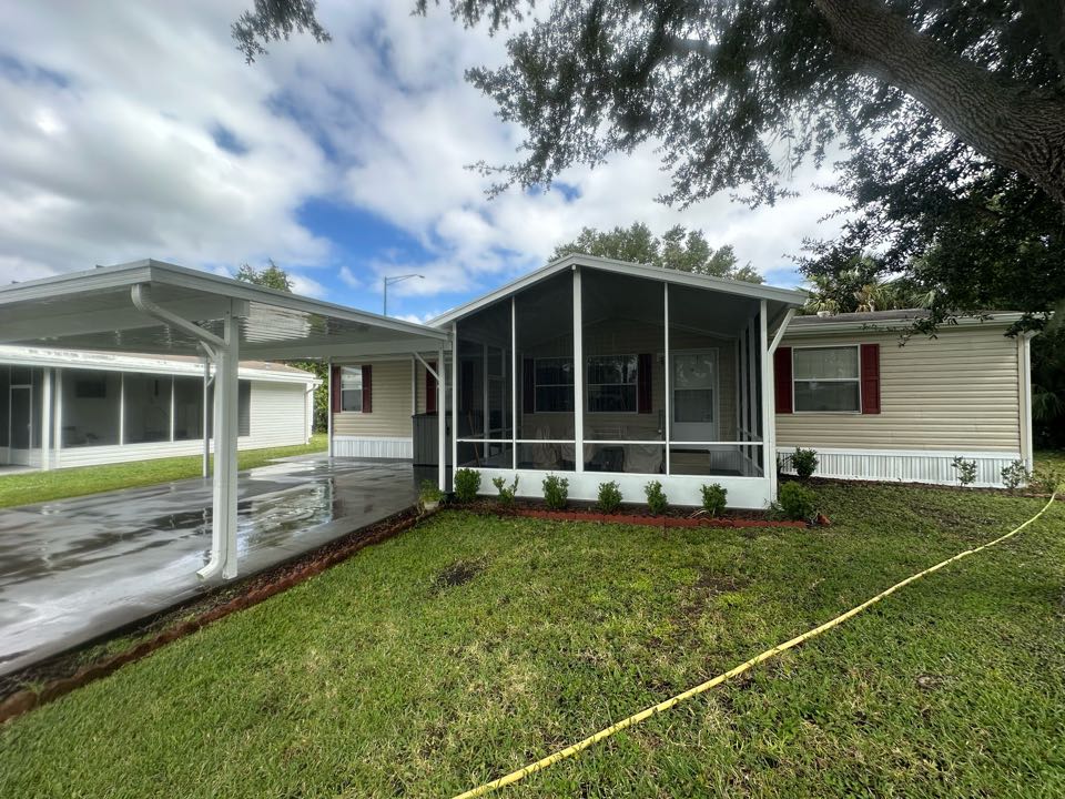 Ormond Beach, FL - Pressure wash this house