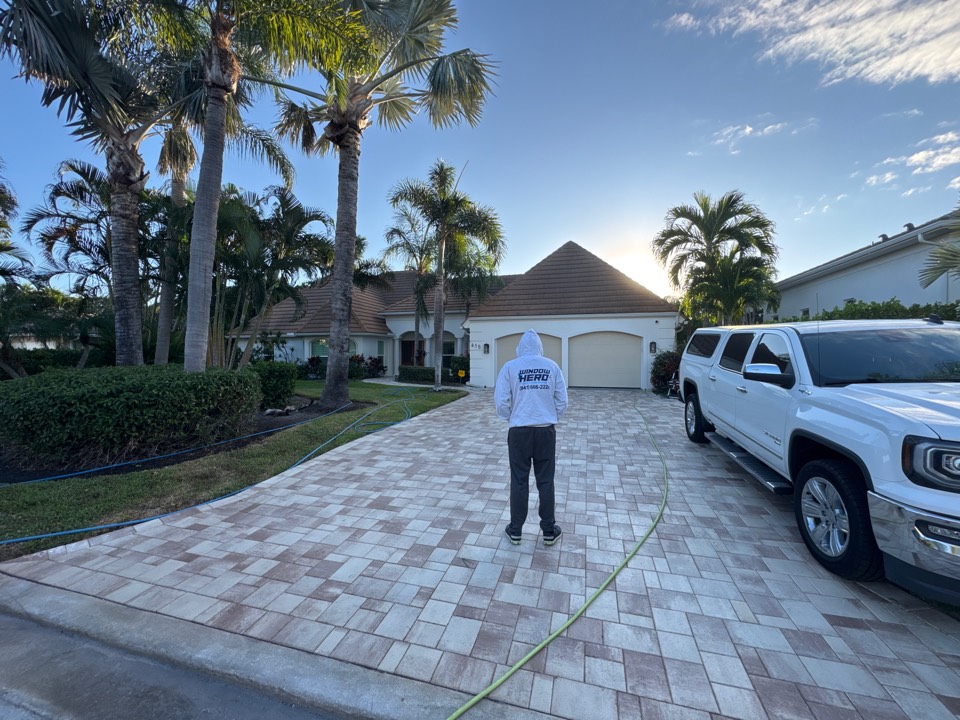 Sarasota, FL - Roof cleaning 9416662226