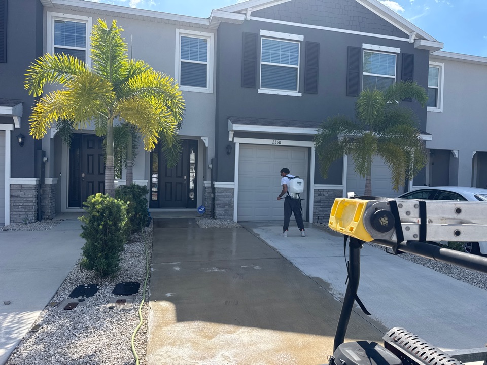 Sarasota, FL - Driveway cleaning 9416662226