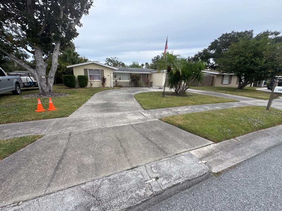 Sarasota, FL - Driveway and pool deck cleaning 9416662226