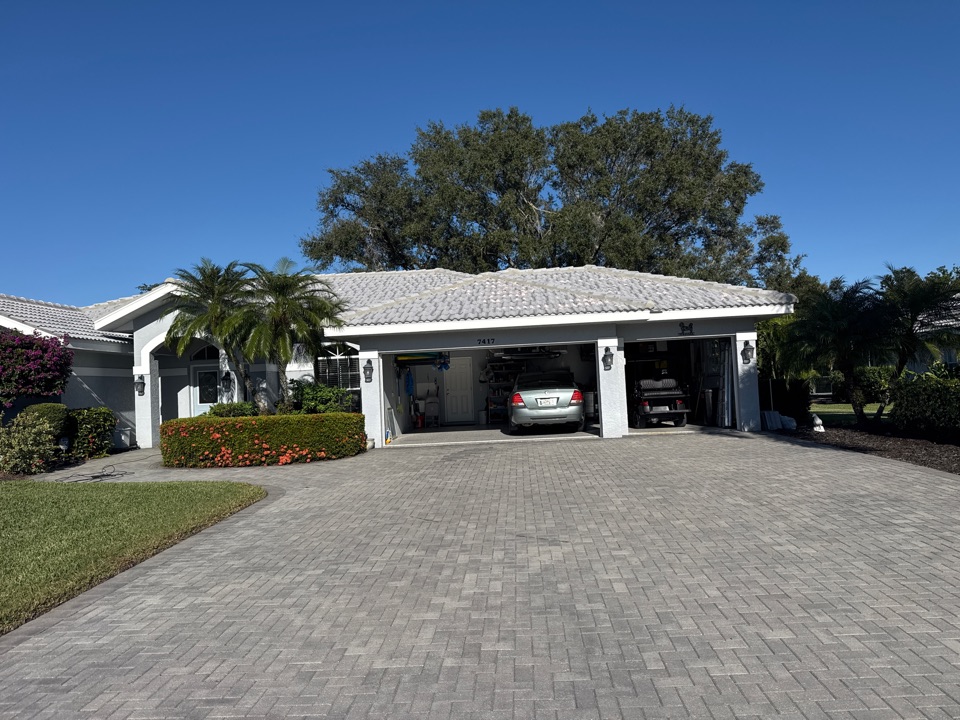 Sarasota, FL - Exterior and interior window cleaning 941-666-2226