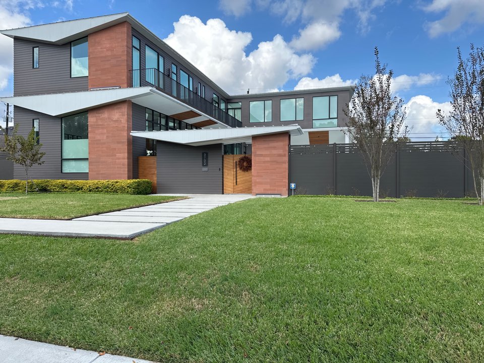 Houston, TX - Window cleaning in Braeswood Place 