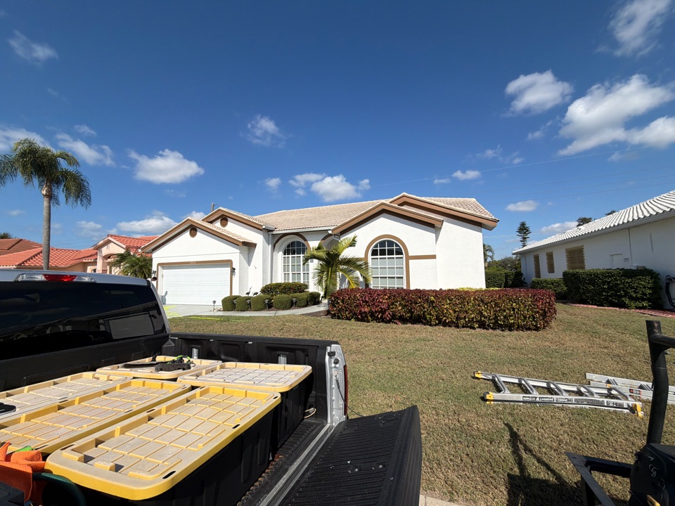 Sarasota, FL - Window cleaning 941-666-2226