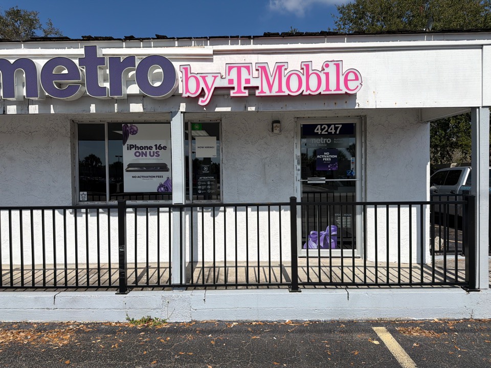 Sarasota, FL - Commercial window cleaning 9416662226