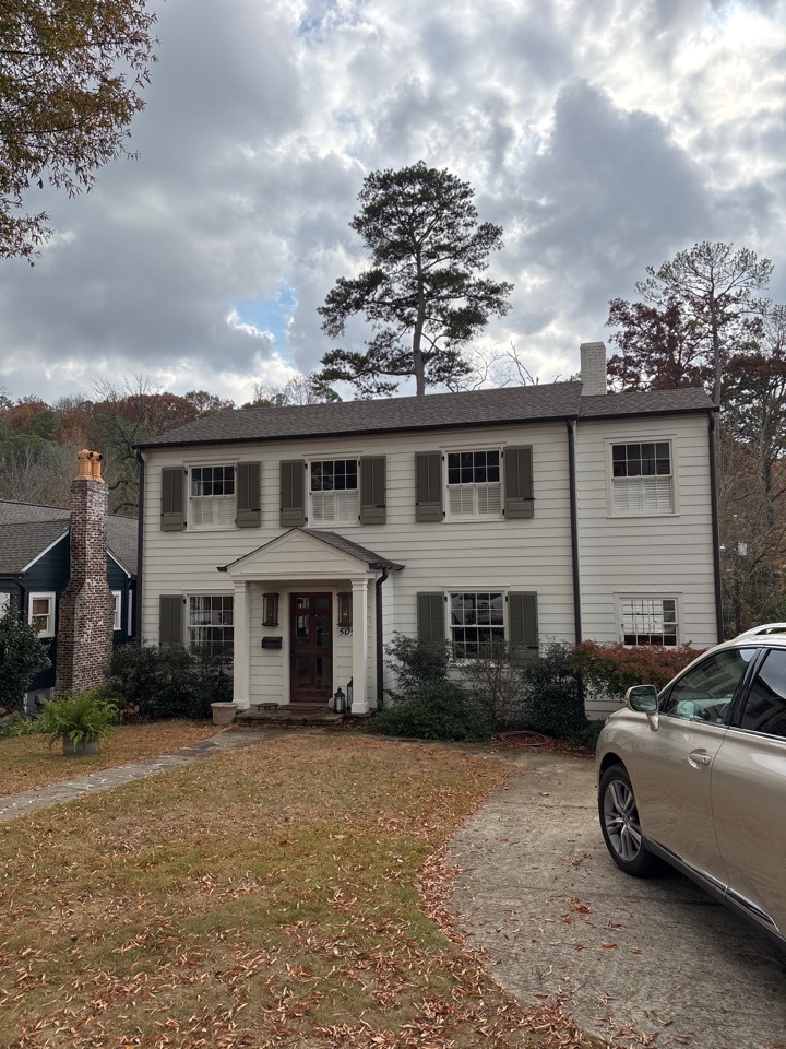 Birmingham, AL - Just did a house wash and in and outside windows at this beautiful home in Mtn. Brook. 