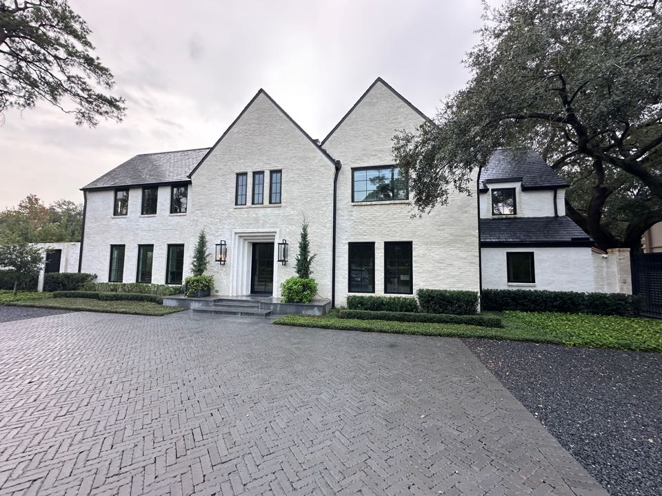 Houston, TX - Window washing and pressure washing