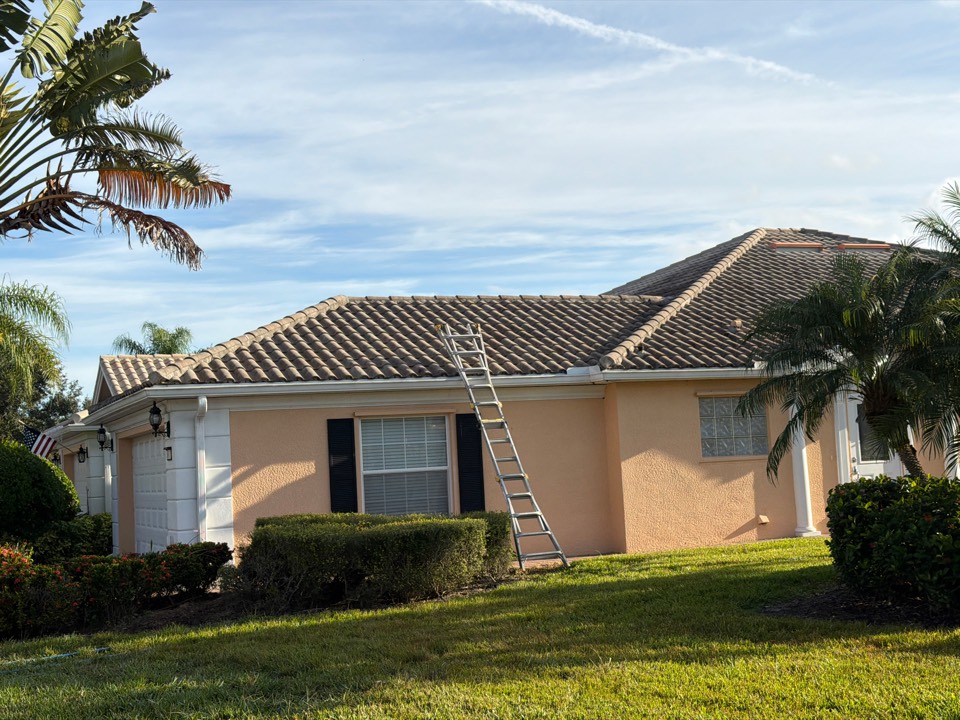 Sarasota, FL - Roof cleaning 9416662226