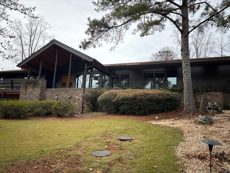 Birmingham, AL - Birmingham, AL doing a gutter leaf removal to help facilitate proper water, flow and drainage throughout gutter systems.