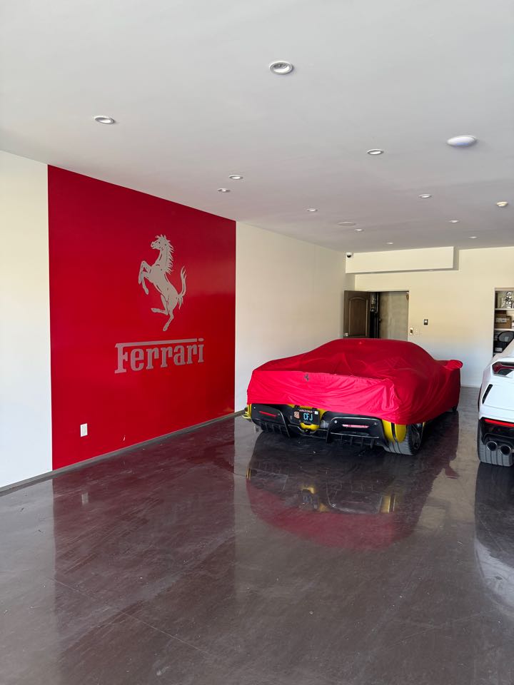 Scottsdale, AZ - Paradise valley is home to the best real estate in the valley. Window cleaning at its finest