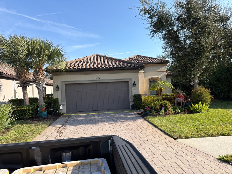 Sarasota, FL - Window cleaning 9416662226