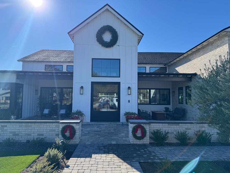 Scottsdale, AZ - Window cleaning and a beautiful neighborhood of North Scottsdale. 