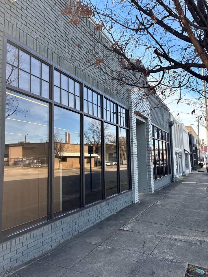 Birmingham, AL - Birmingham, AL doing exterior window cleaning for a nice clean streak free finish.
