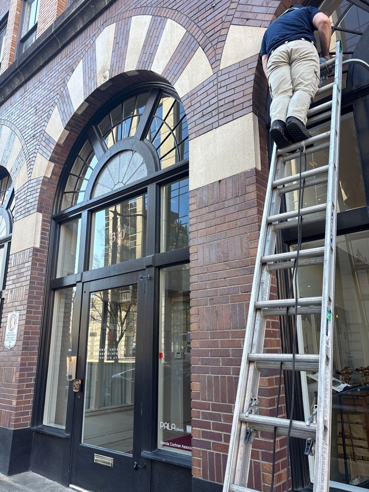 Birmingham, AL - Birmingham, AL doing a commercial interior and exterior window cleaning for a nice clean streak free finish.