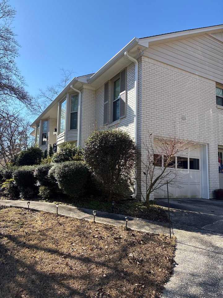 Birmingham, AL - Birmingham, AL doing a gutter leaf removal to help facilitate proper water, flow and drainage throughout gutter system.