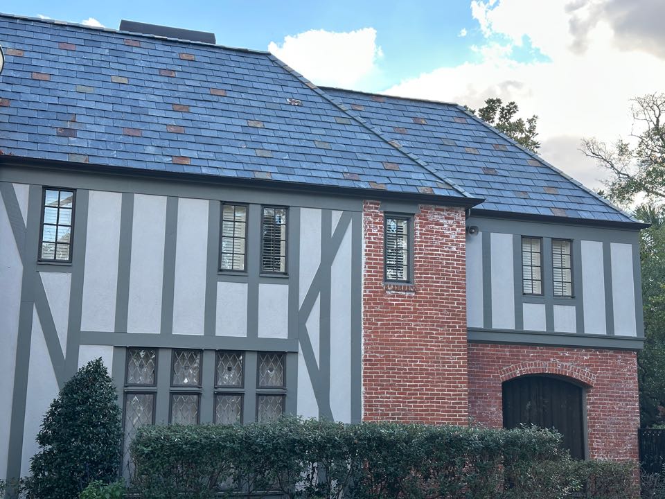 Houston, TX - Roof cleaning in River Oaks 