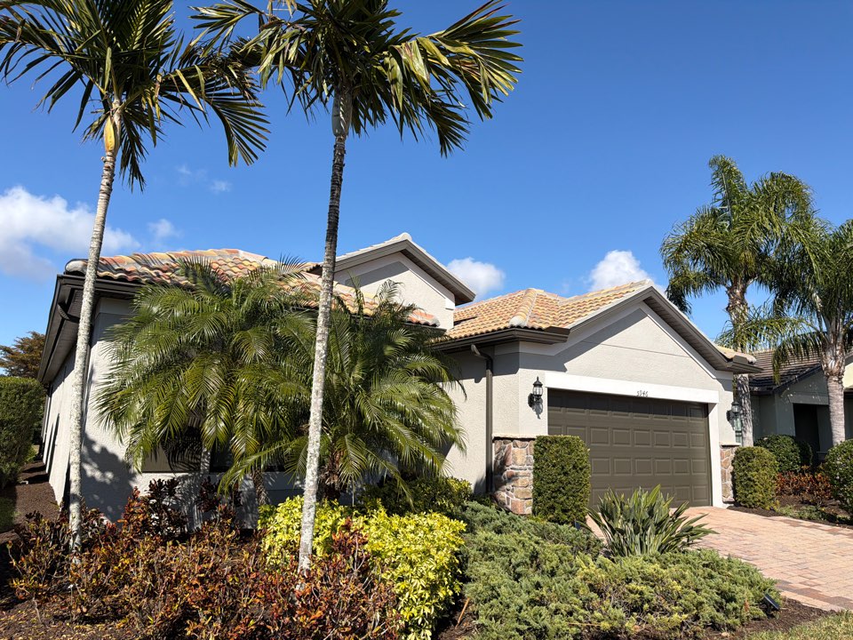 Sarasota, FL - Gutter cleaning 9416662226