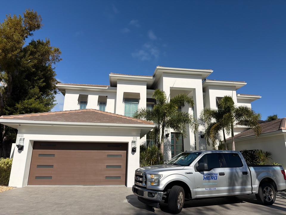 Sarasota, FL - Window cleaning 9416662226