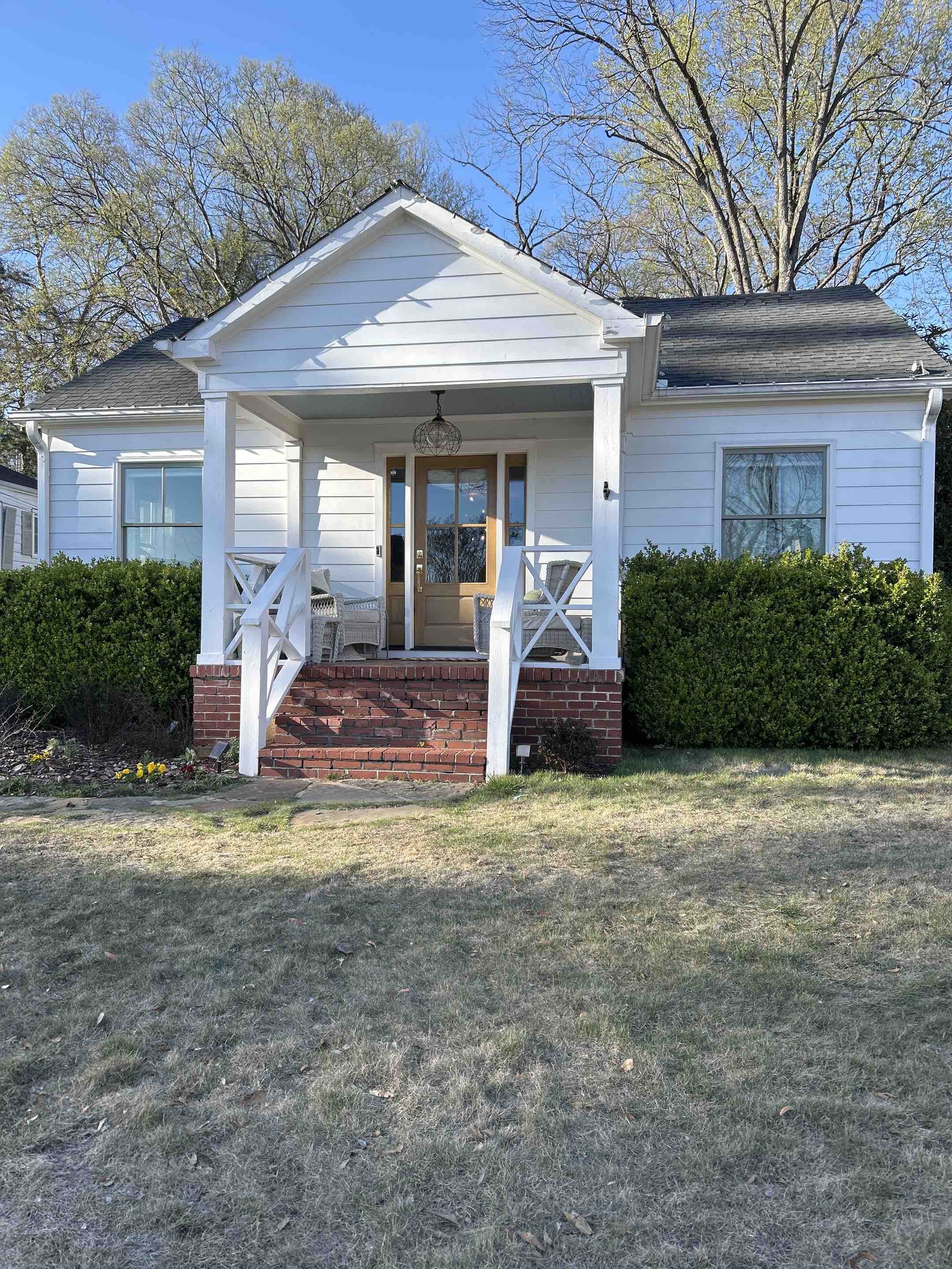 Birmingham, AL - Did a house wash, driveway, pressure, washing, interior and exterior windows, with screen and seal detailing here