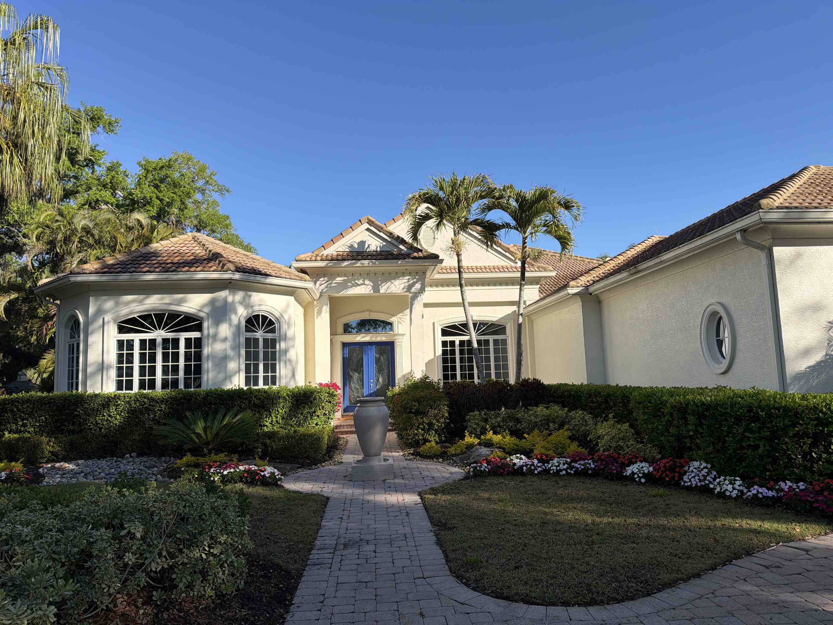 Sarasota, FL - Gutter cleaning 9416662226