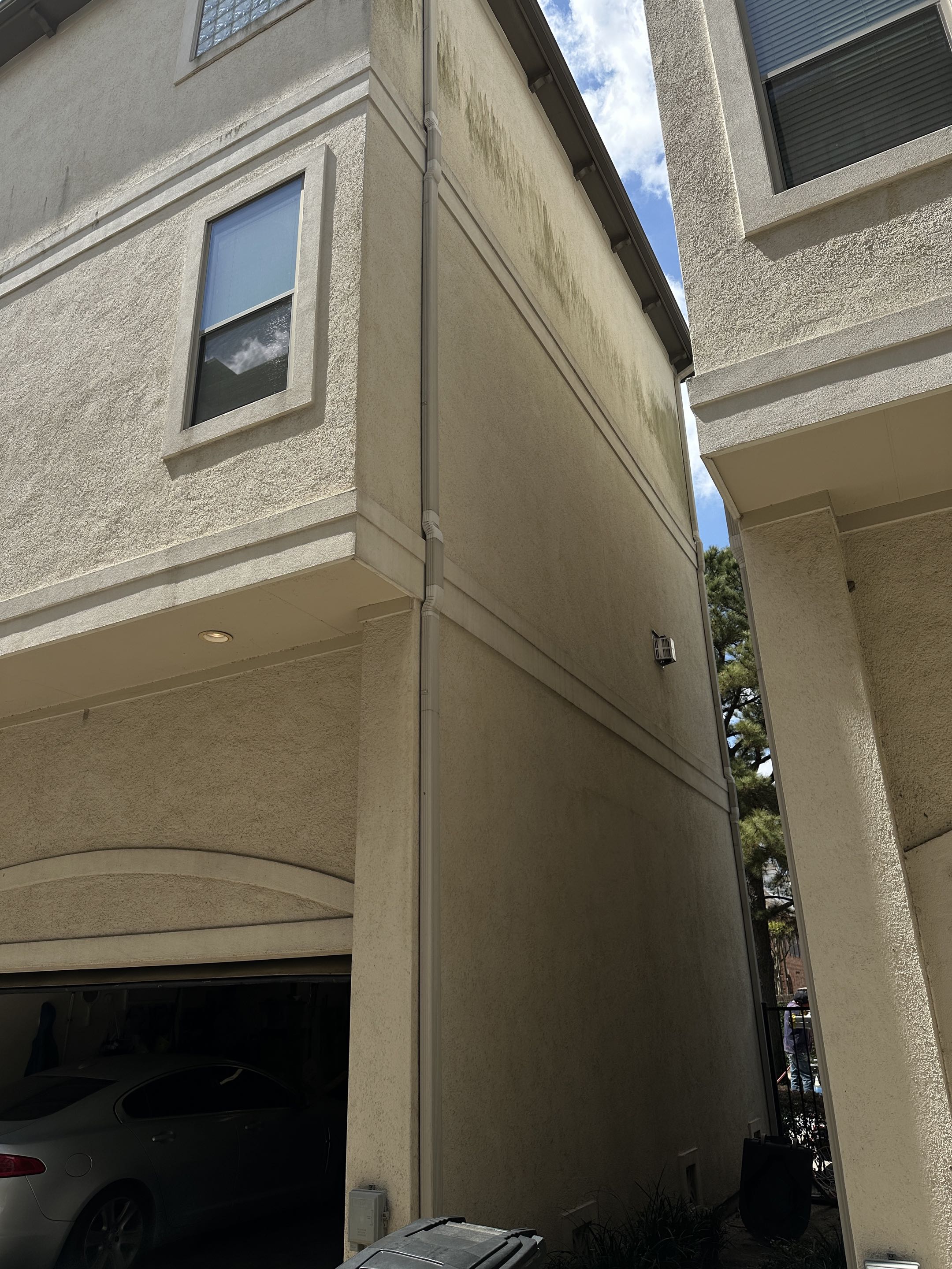 Houston, TX - House washing in the Medical Center of Houston!