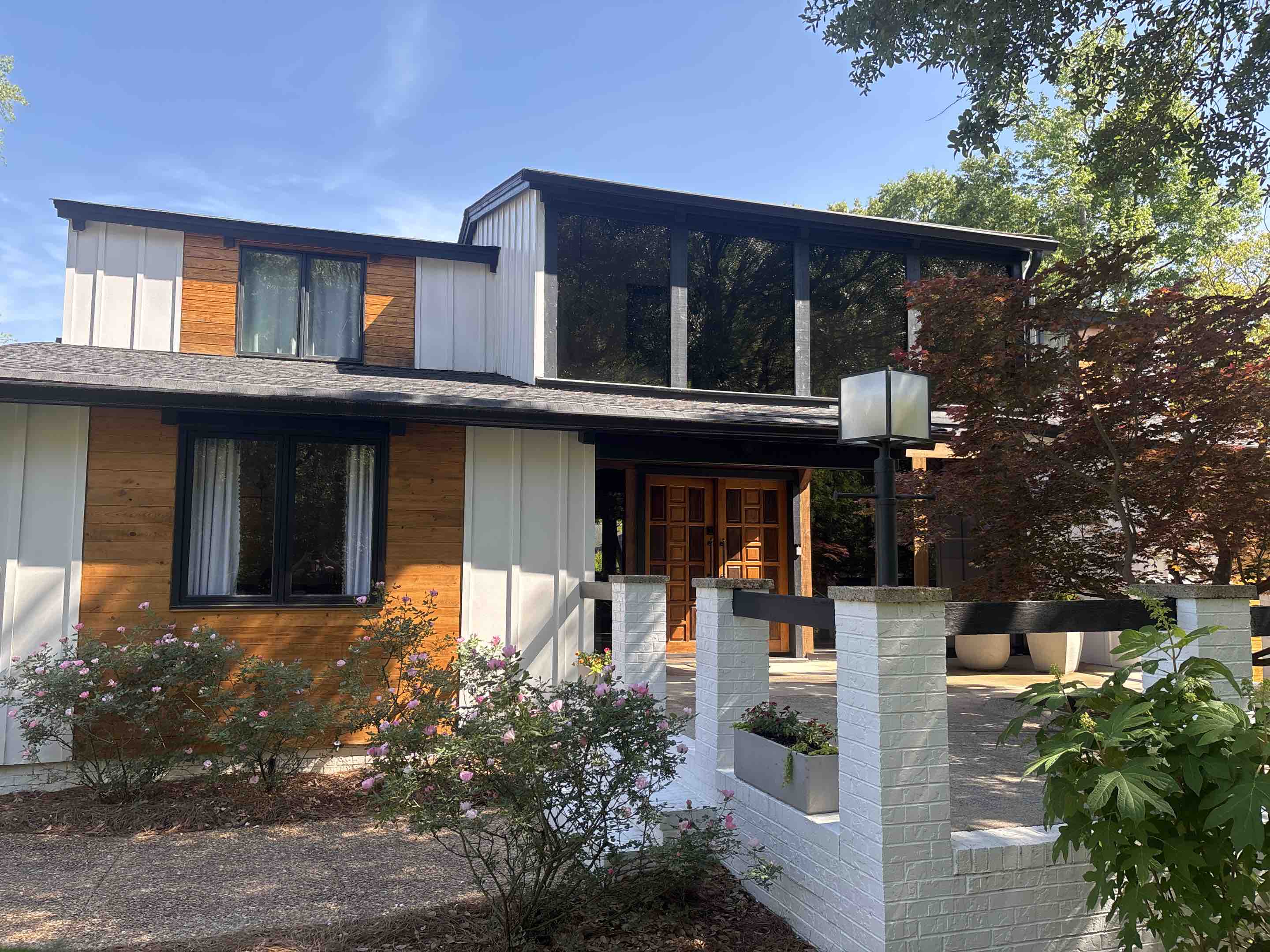 Birmingham, AL - Just cleaned the outside windows at this beautiful home in Vestavia. 