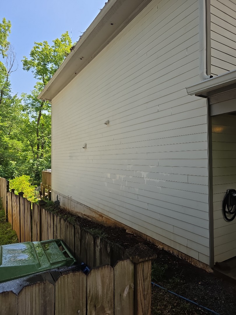 Atlanta, GA - house wash and roof wash