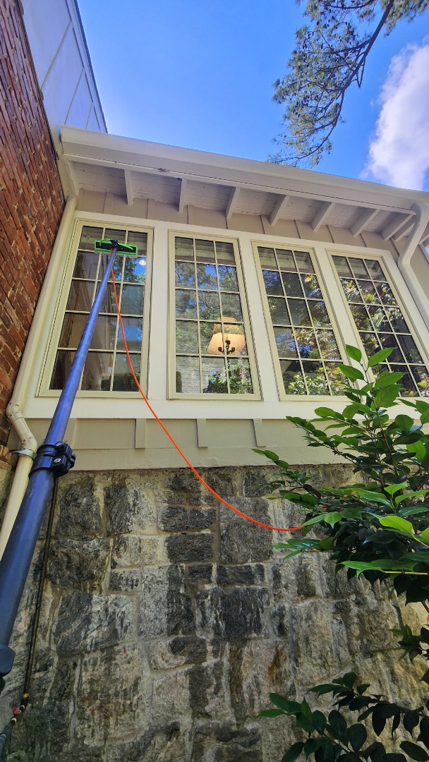 Atlanta, GA - Peachtree Battle area of Atlanta, GA - A full interior/exterior window cleaning. Using our waterfed technology! 