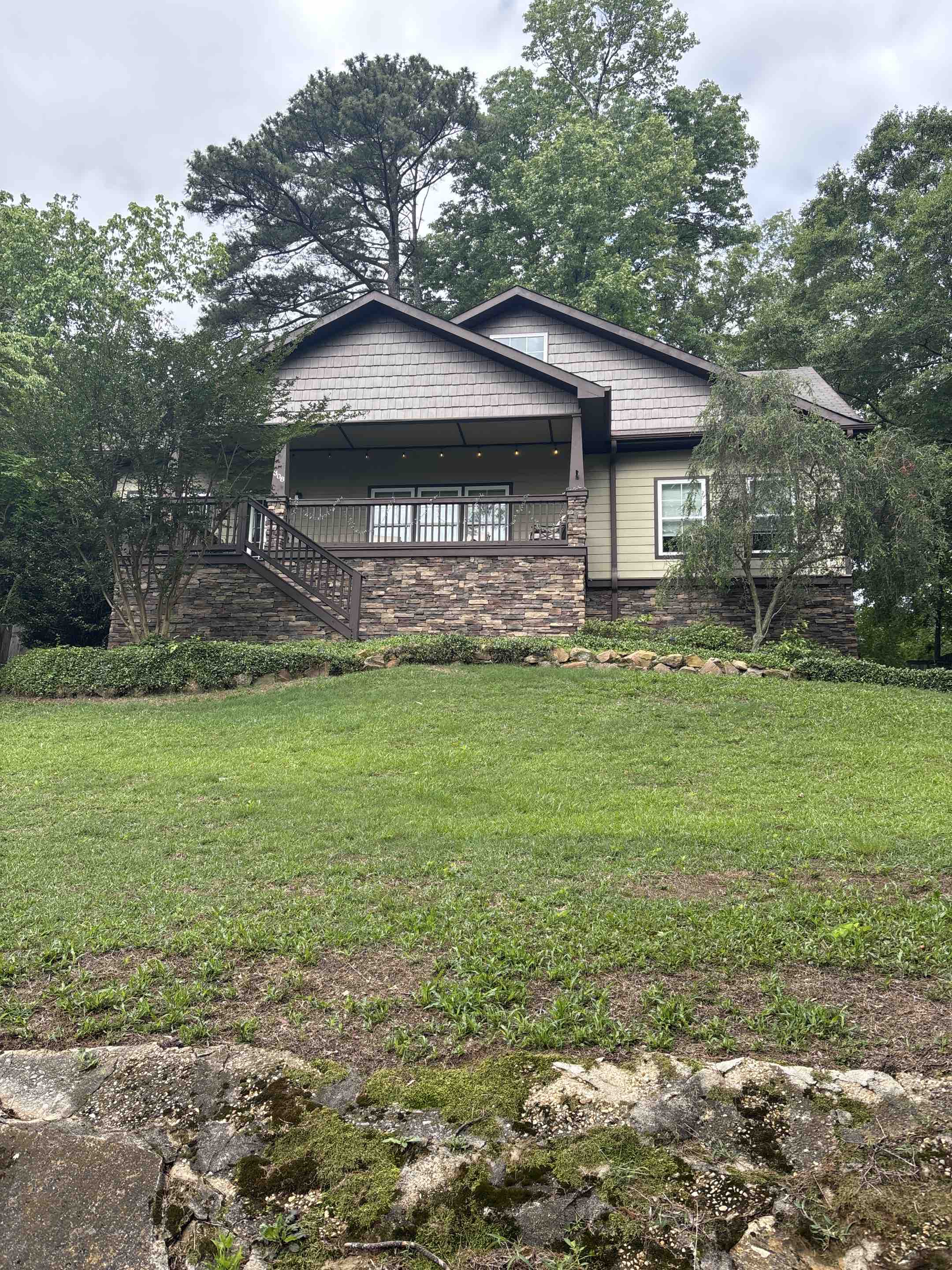 Birmingham, AL - Gutter cleaning in Homewood, Alabama