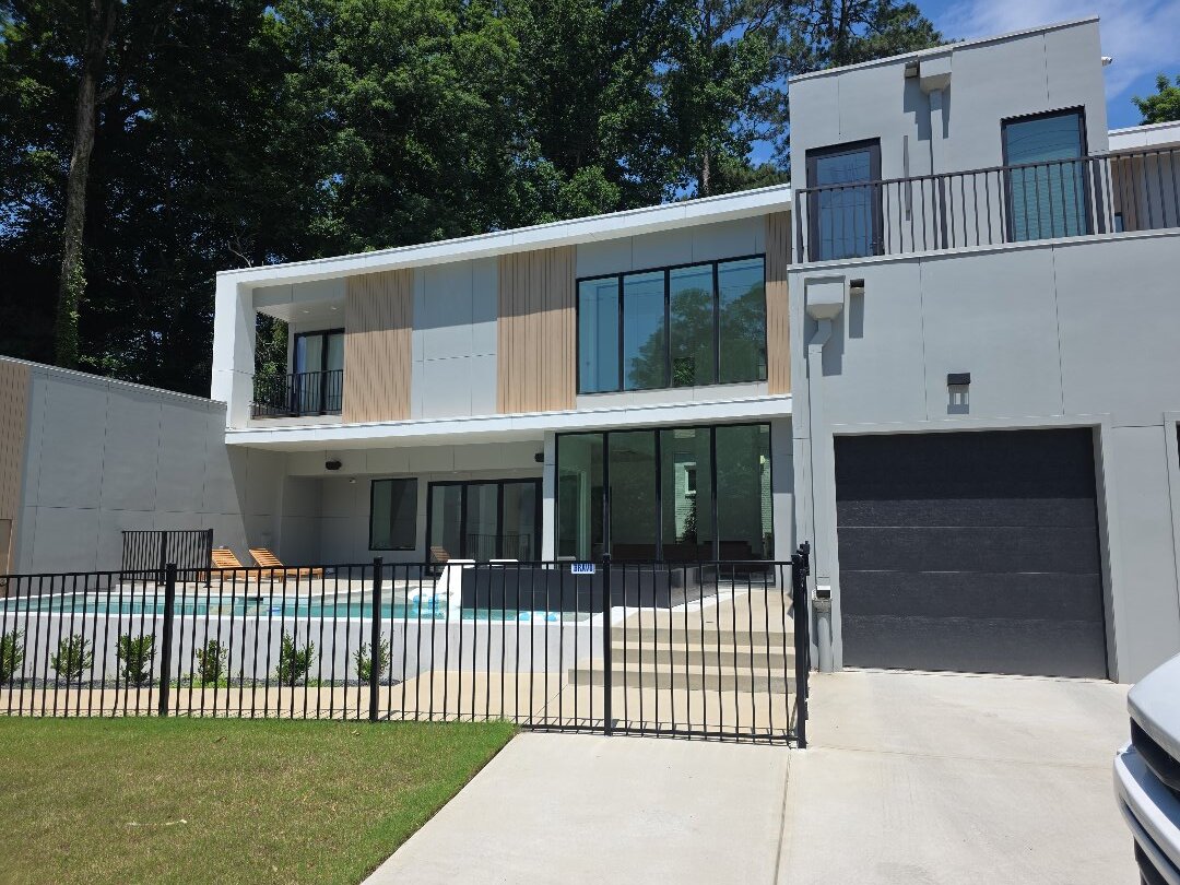 Atlanta, GA - Atlanta, GA - Full interior/exterior window clean today!