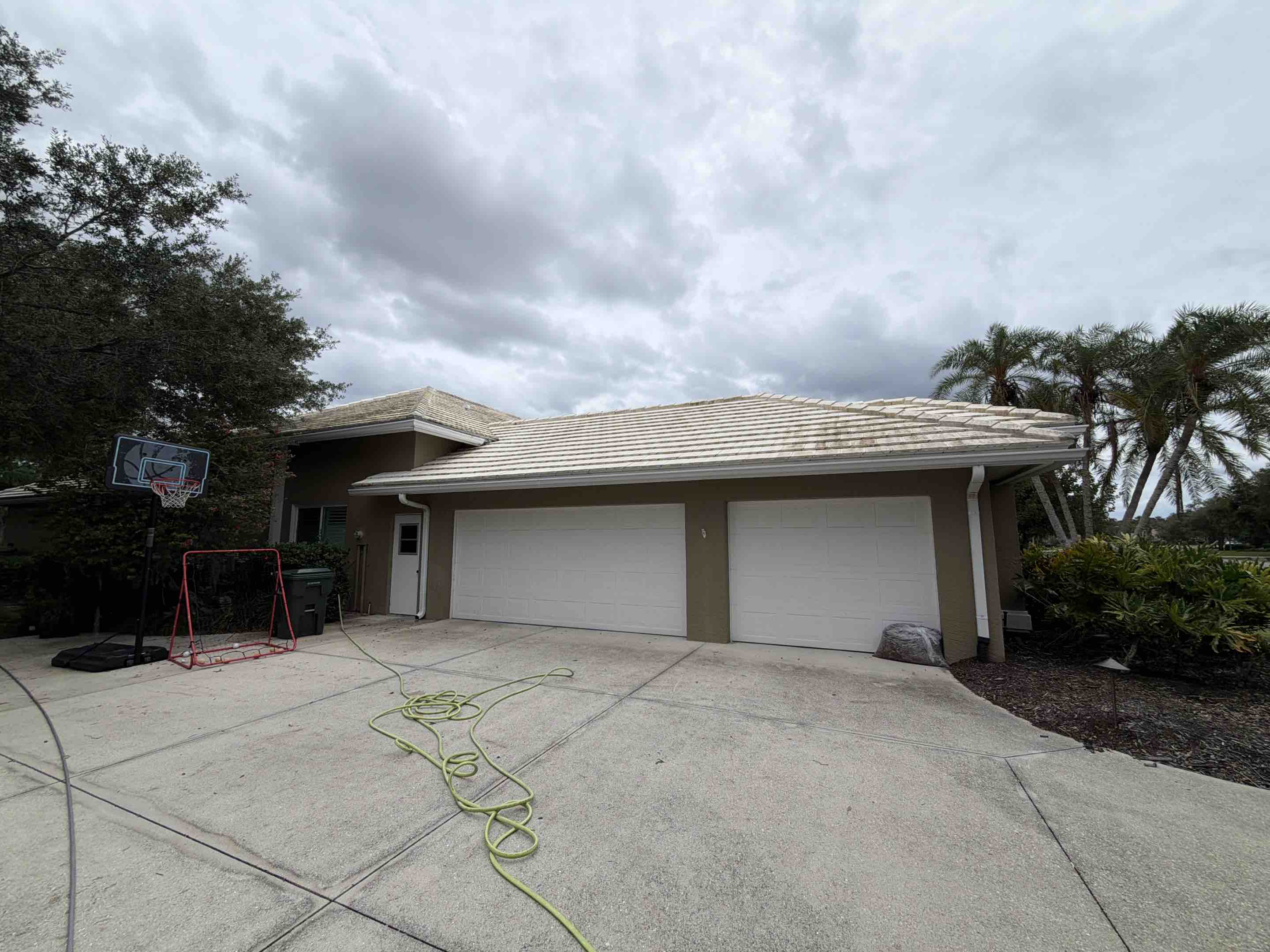 Sarasota, FL - ROOF CLEANINR 9416662226